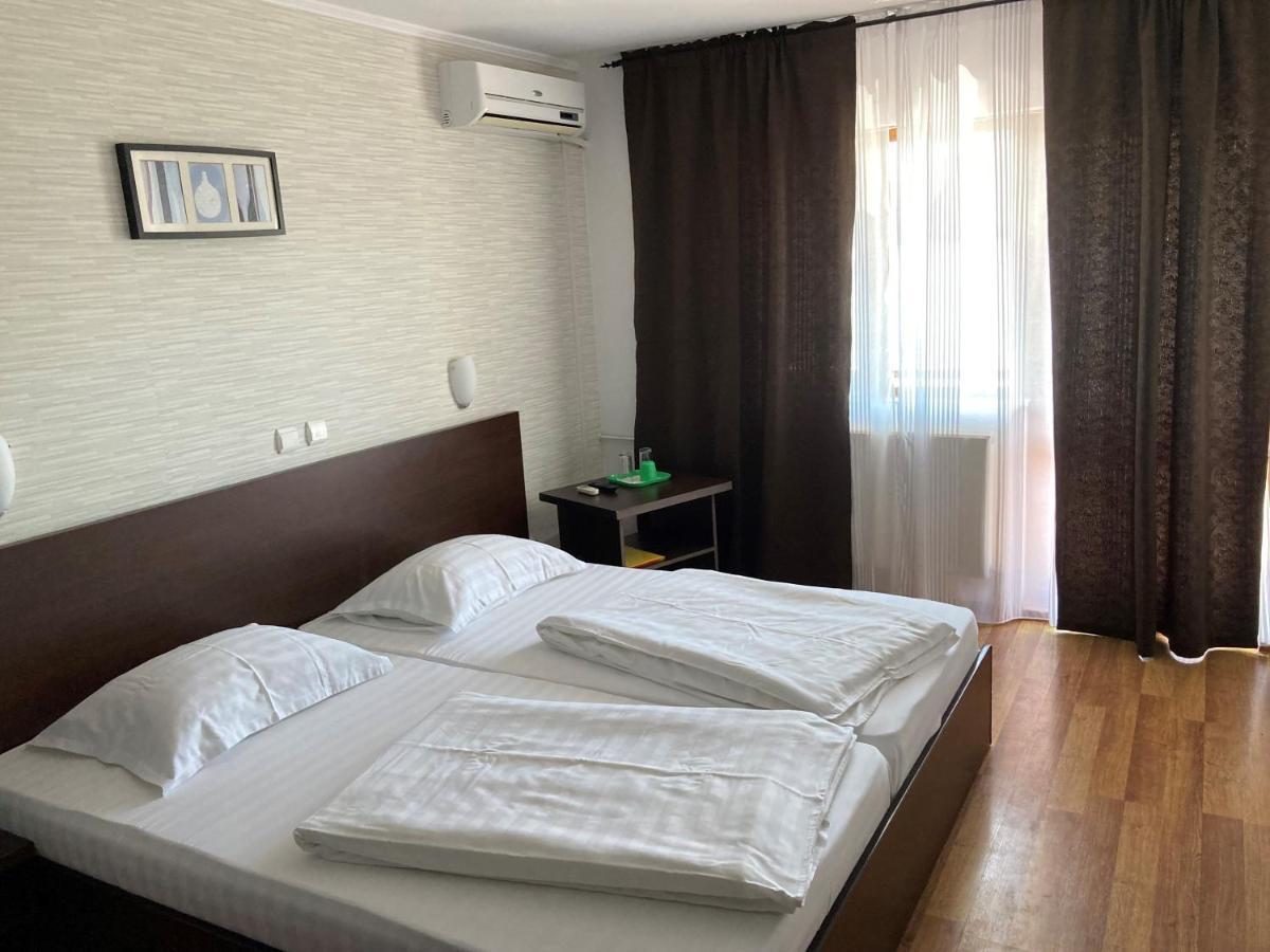 Pension La Ponton Ieşelniţa Bagian luar foto