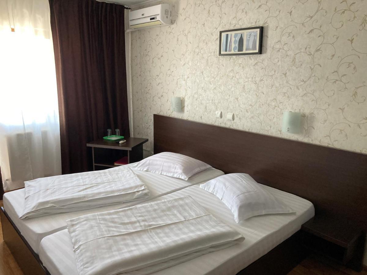 Pension La Ponton Ieşelniţa Bagian luar foto